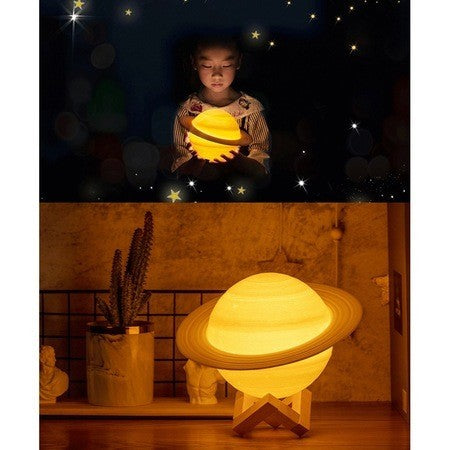 Lampa de veghe in forma de Saturn 3D Moon Light Alb Cald, alimentare baterii, stand plastic inclus, 13 cm, Flippy